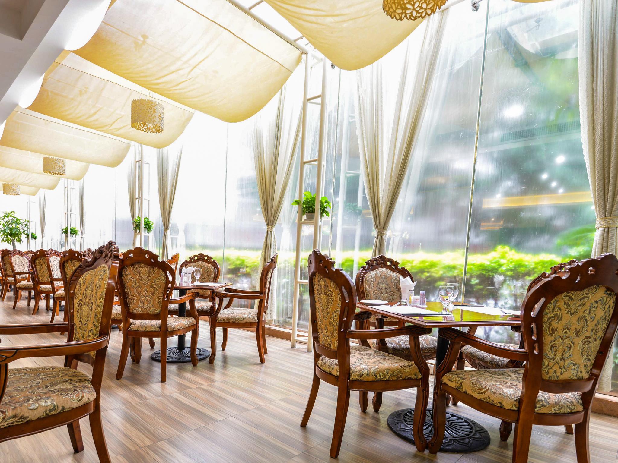 Royalty Hotel Shenzhen Exterior foto